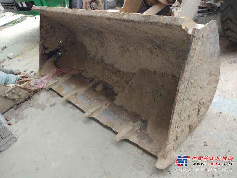 山东出售转让二手1500小时2013年龙工LG833B装载机