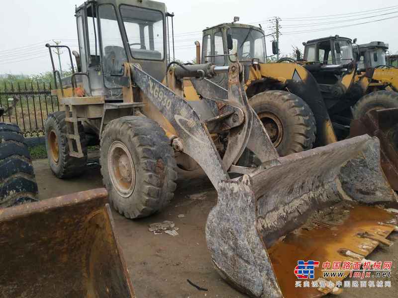 河南出售转让二手3000小时2005年临工LG930装载机