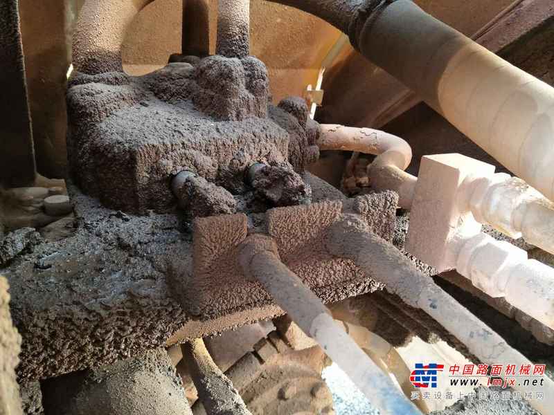 江西出售转让二手4500小时2011年龙工LG850装载机