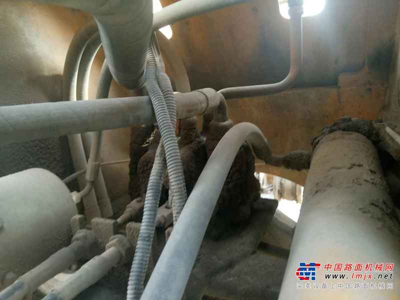 辽宁出售转让二手4000小时2010年龙工CL820装载机