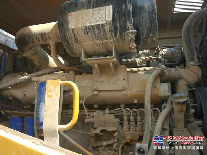 山东出售转让二手2000小时2015年山工SEM650B装载机