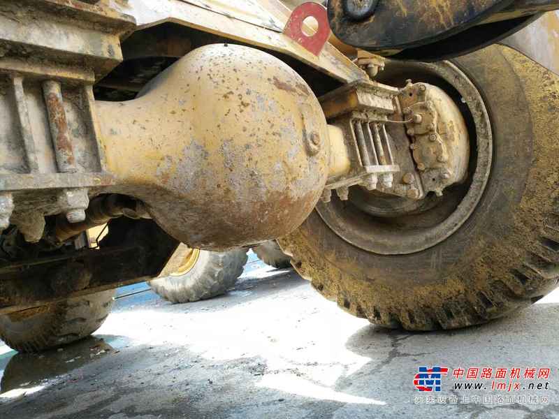 湖北出售转让二手8000小时2012年龙工LG833B装载机