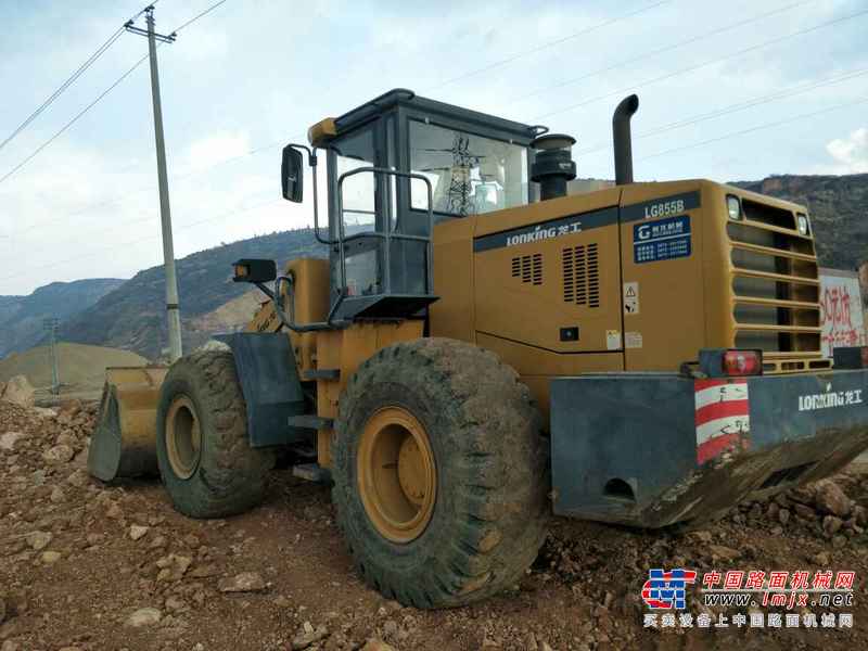 云南出售转让二手1564小时2011年龙工LG855B装载机