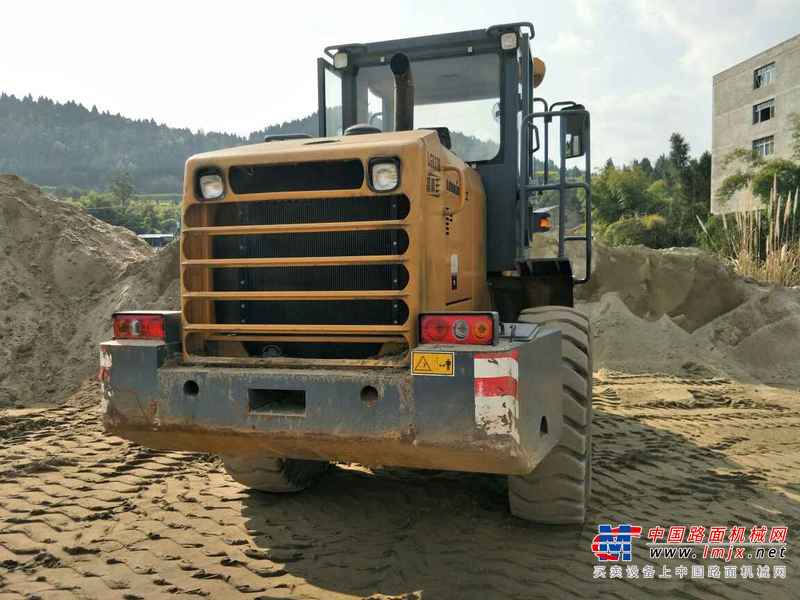 四川出售转让二手2600小时2014年龙工LG833B装载机