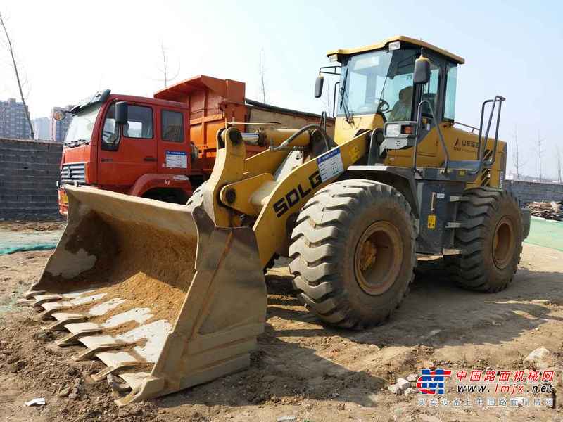 山东出售转让二手4000小时2013年临工LG953装载机