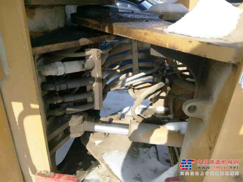 吉林出售转让二手4000小时2011年龙工LG833B装载机