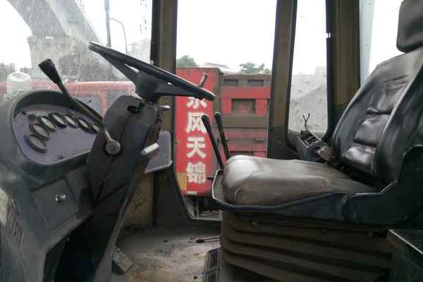 江西出售转让二手5600小时2011年龙工850装载机