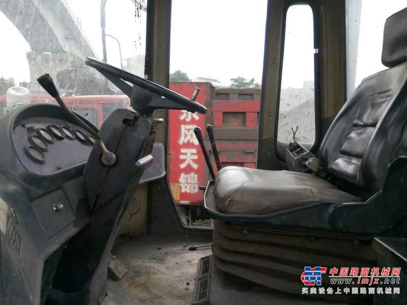 江西出售转让二手5600小时2011年龙工850装载机