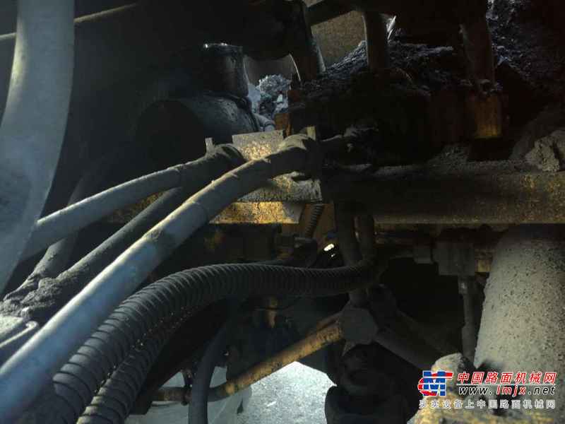 山西出售转让二手2000小时2013年龙工LG855D装载机