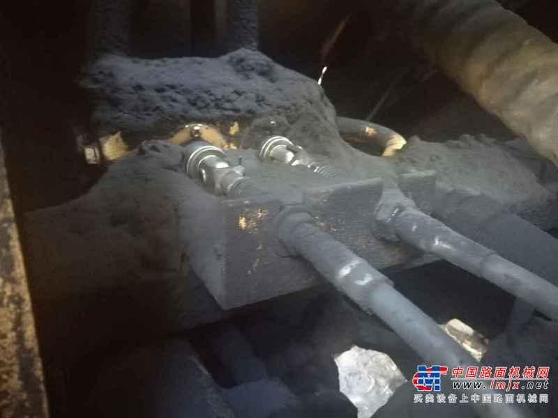 山西出售转让二手3500小时2009年龙工LG850装载机