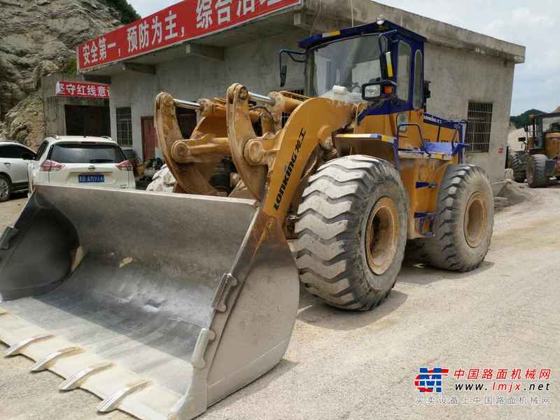 贵州出售转让二手5046小时2009年龙工850装载机