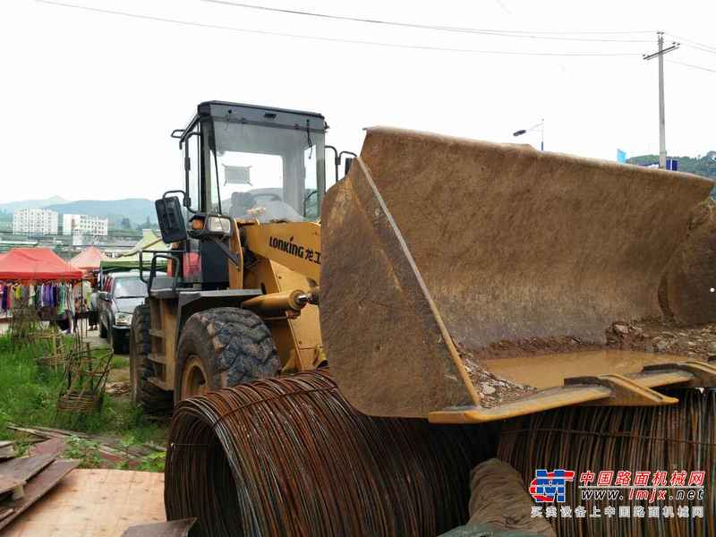 贵州出售转让二手3052小时2012年龙工LG833B装载机