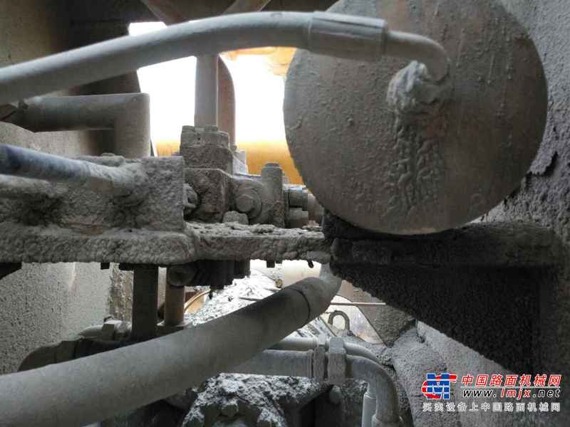 贵州出售转让二手5720小时2011年龙工LG855装载机