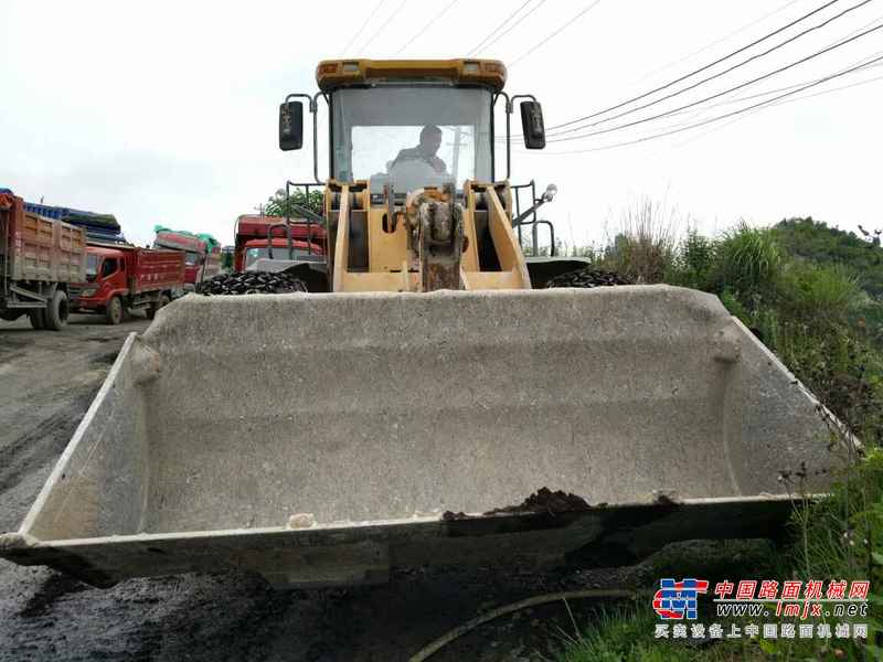 贵州出售转让二手5720小时2011年龙工LG855装载机