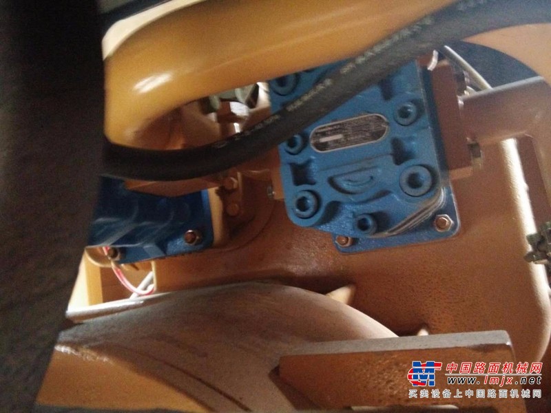 江西出售转让二手983小时2015年龙工LG855D装载机