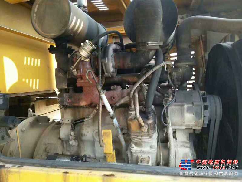 湖北出售转让二手5600小时2011年龙工LG825装载机