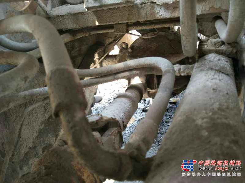 河南出售转让二手3500小时2010年龙工LG833B装载机