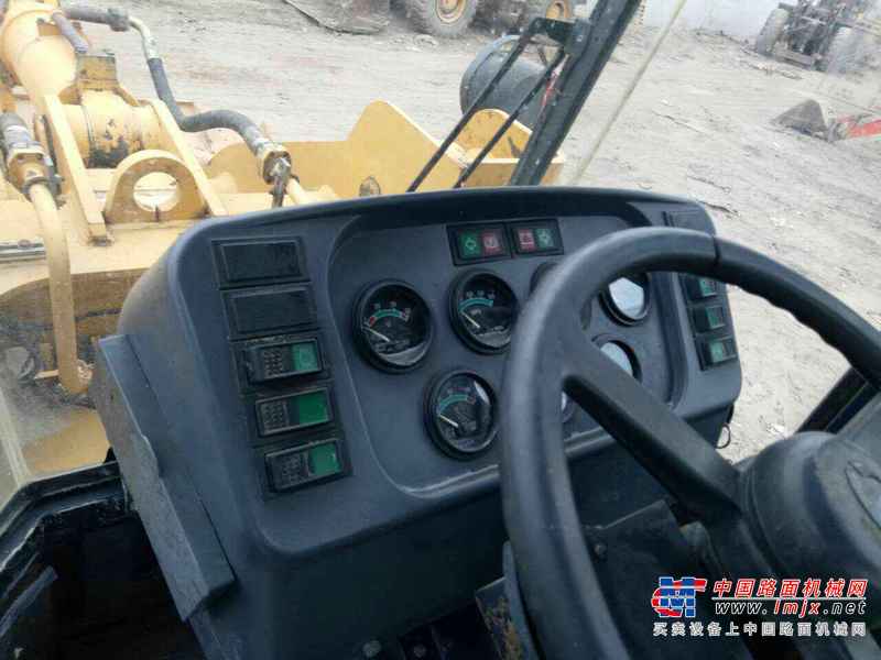 山东出售转让二手5800小时2011年山工SEM652B装载机
