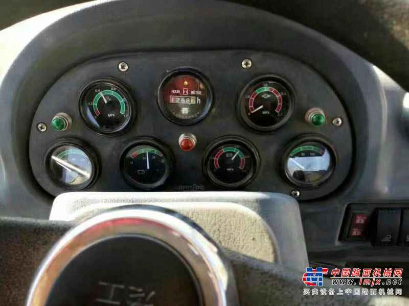 内蒙古出售转让二手3200小时2010年龙工LG855装载机