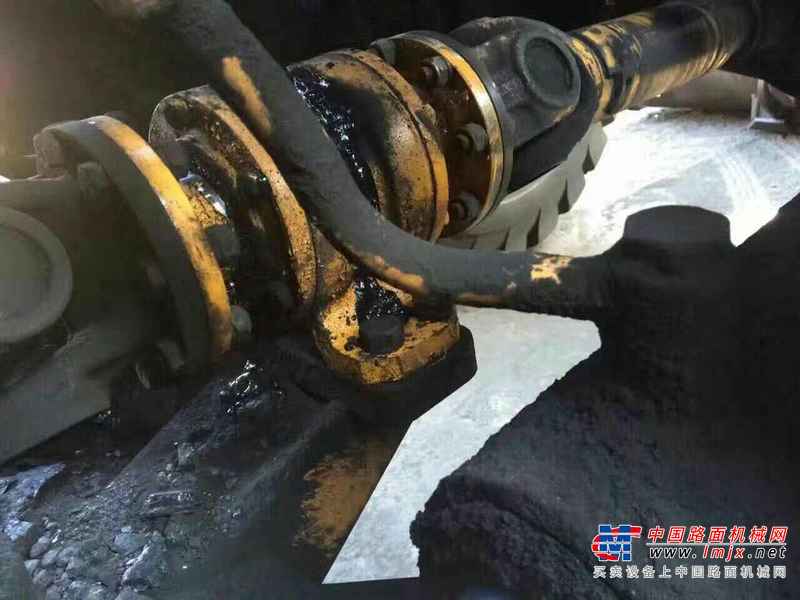 内蒙古出售转让二手3200小时2009年龙工LG855装载机