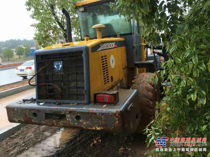 江西出售转让二手5600小时2010年徐工LW300F装载机
