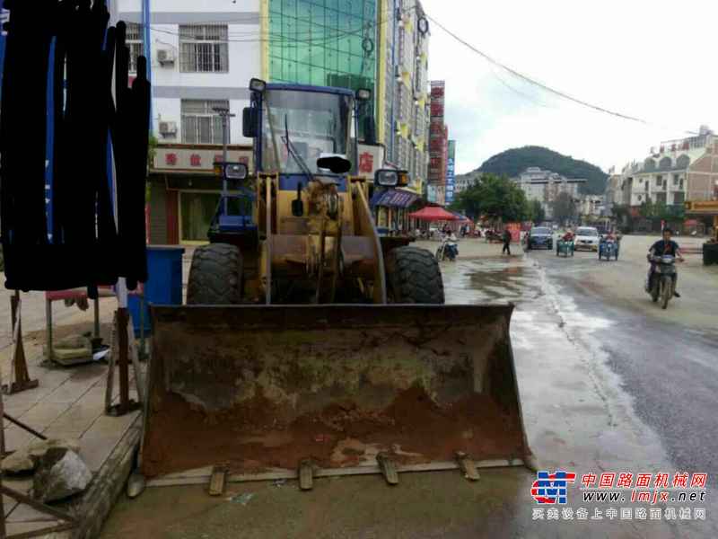 云南出售转让二手5632小时2009年龙工LG833装载机