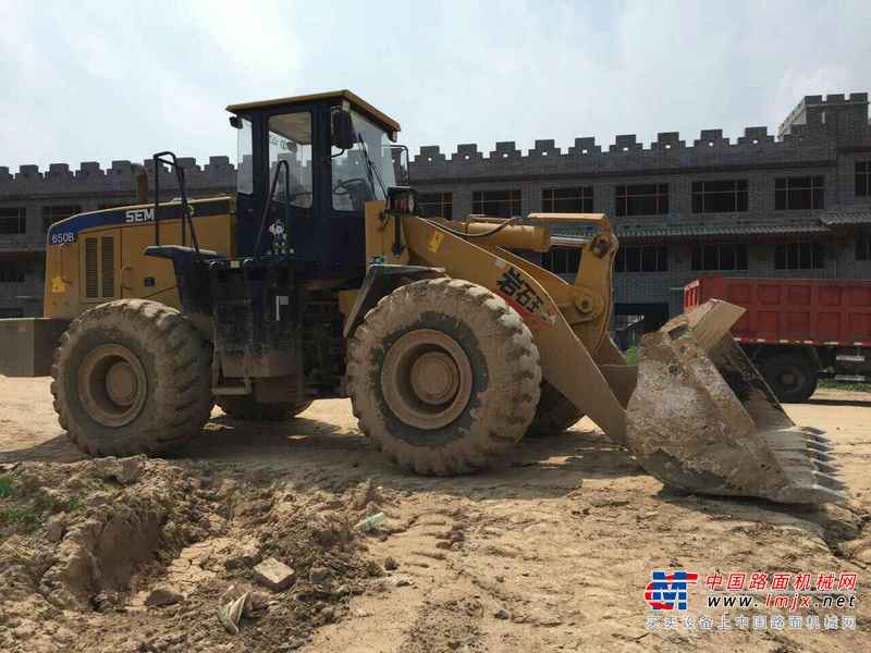 山西出售转让二手3500小时2013年山工SEM650B装载机