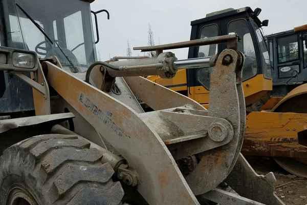 四川出售转让二手7000小时2011年龙工LG833B装载机