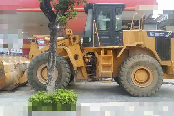 广西出售转让二手2700小时2013年柳工CLG856装载机