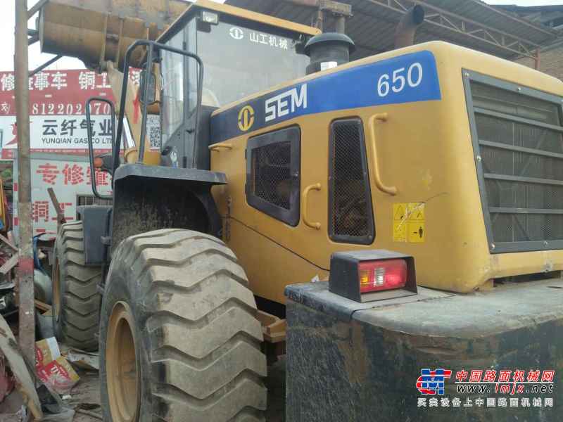 云南出售转让二手2000小时2013年山工SEM650装载机