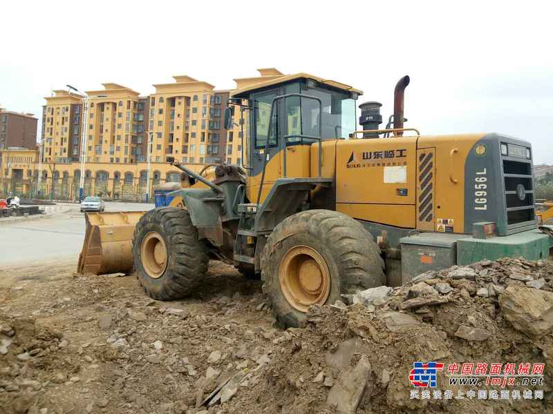 云南出售转让二手3000小时2011年临工LG956L装载机