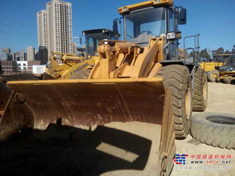 云南出售转让二手2800小时2013年龙工LG855D装载机