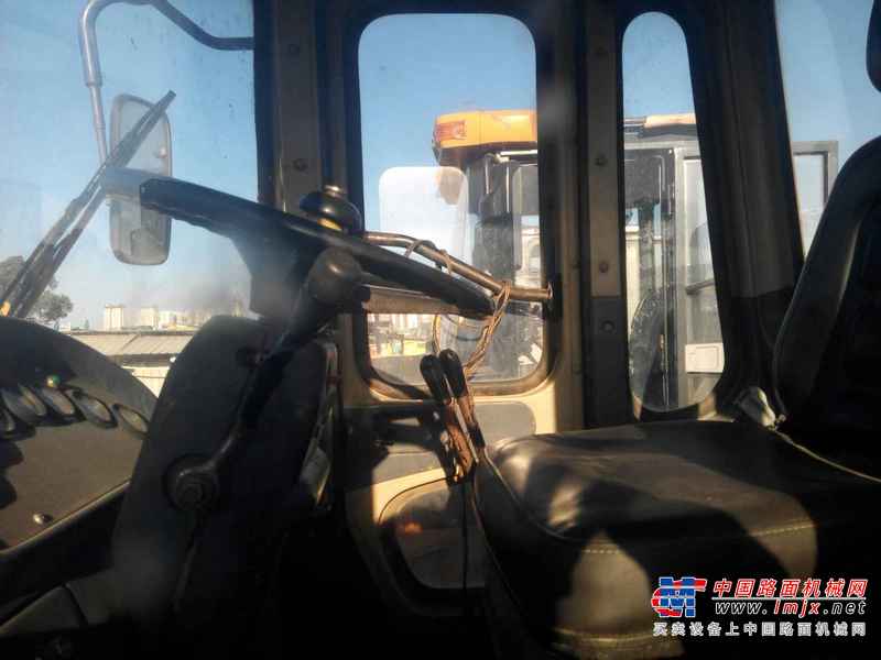 云南出售转让二手5000小时2012年龙工LG850装载机