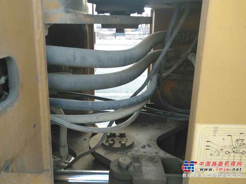辽宁出售转让二手4600小时2011年龙工LG853B装载机