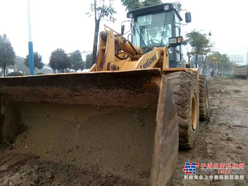 贵州出售转让二手4032小时2013年柳工CLG855装载机