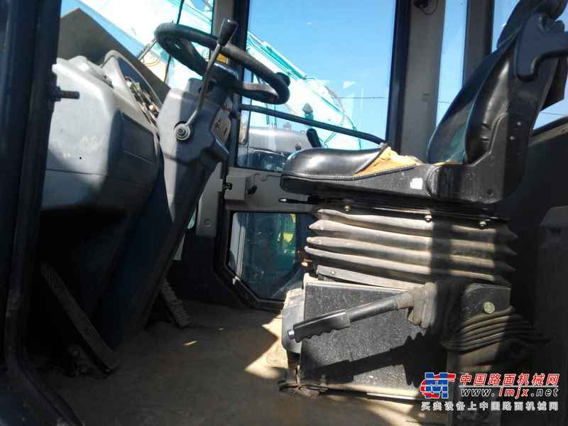 云南出售转让二手3800小时2013年龙工LG855D装载机