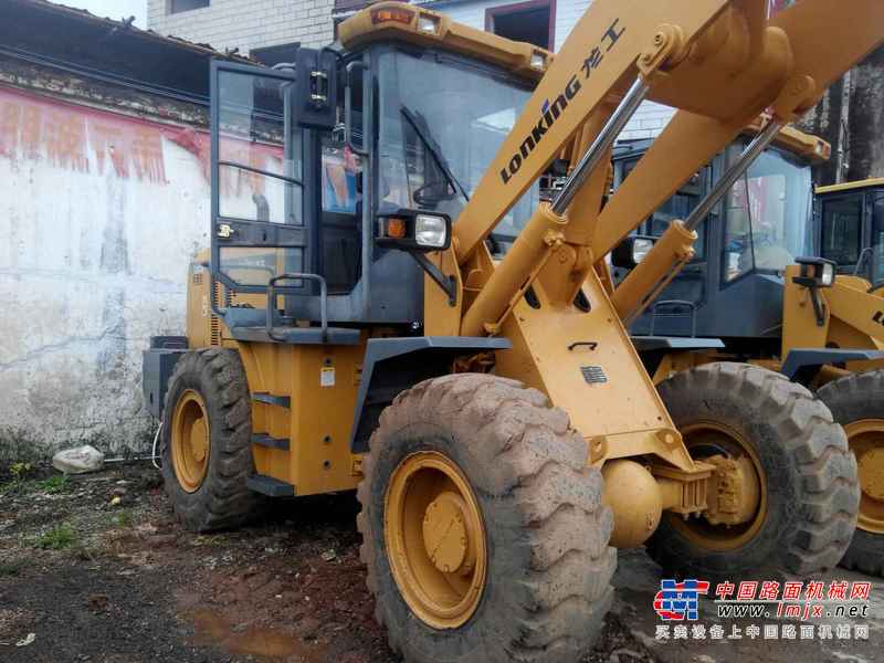 云南出售转让二手2800小时2014年龙工LG833B装载机