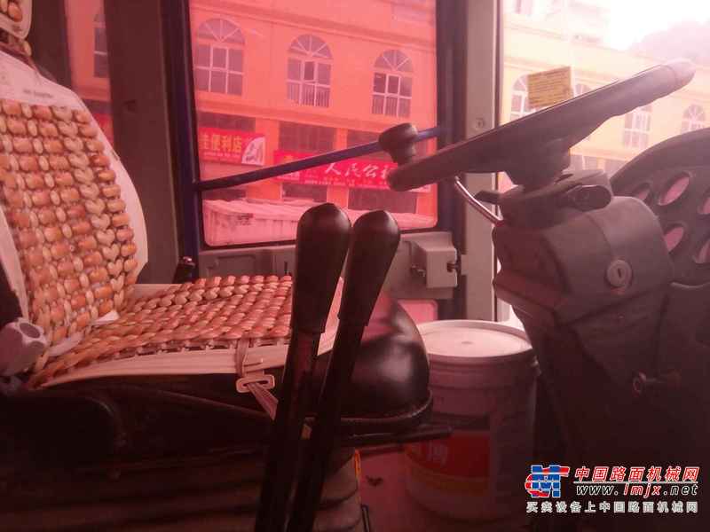 贵州出售转让二手3000小时2012年龙工LG853D装载机