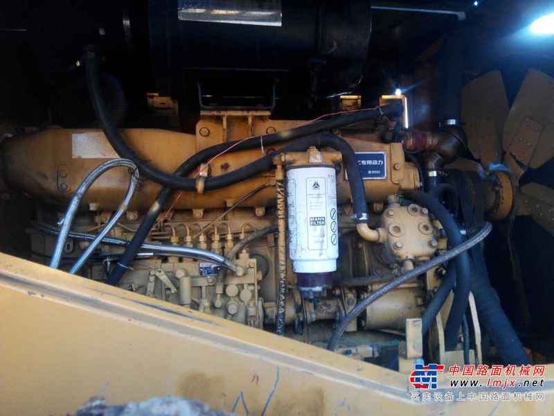 云南出售转让二手3500小时2014年龙工LG855D装载机