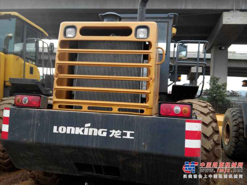 云南出售转让二手3500小时2014年龙工LG855D装载机