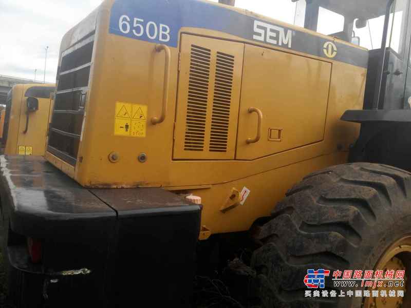 云南出售转让二手2800小时2014年山工SEM650B装载机