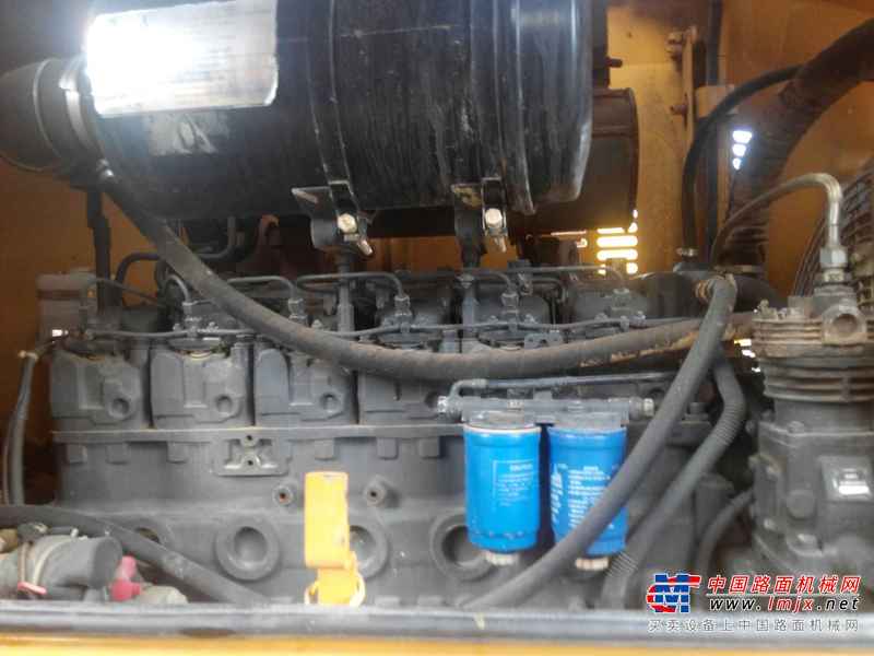 云南出售转让二手2800小时2014年龙工LG833B装载机
