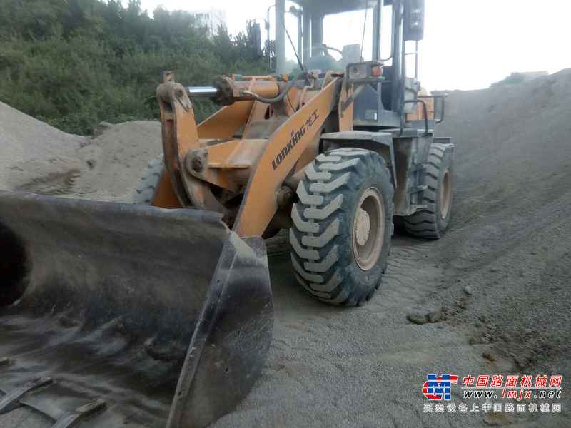 贵州出售转让二手1800小时2015年龙工LG833B装载机