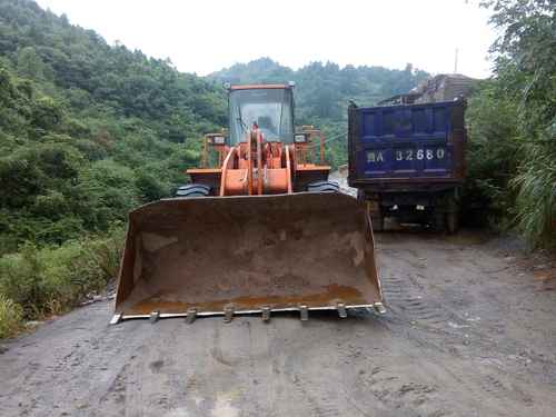 贵州出售转让二手4900小时2010年斗山DL505装载机