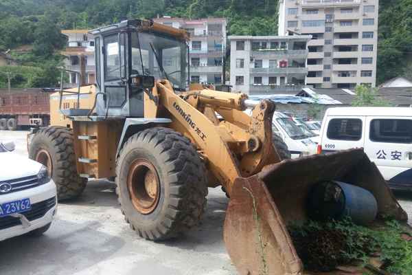 陕西出售转让二手8000小时2009年龙工LG835B装载机