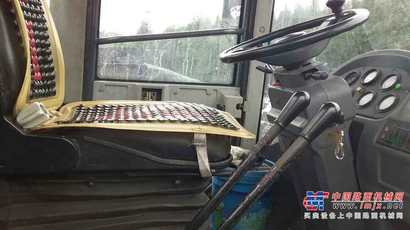 贵州出售转让二手4800小时2012年龙工LG855B装载机