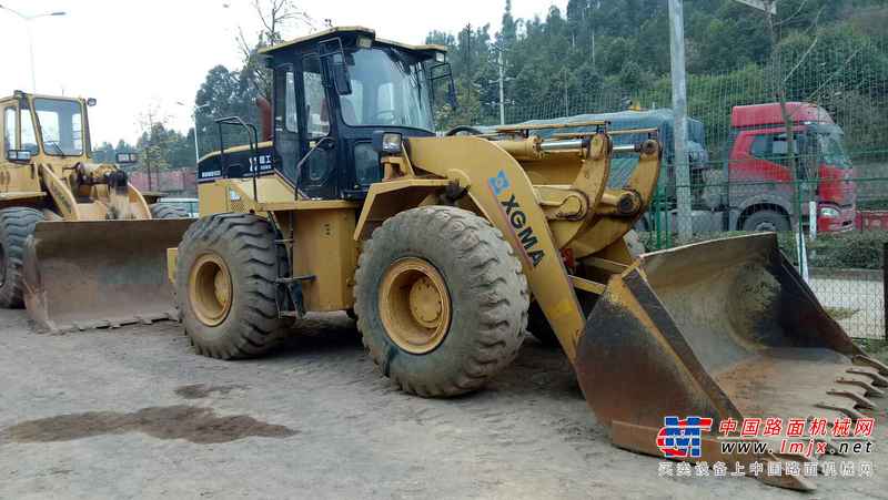 云南出售转让二手2656小时2011年厦工XG951III装载机