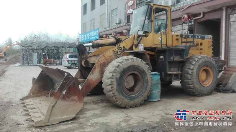 陕西出售转让二手9000小时2006年山工ZL50F装载机