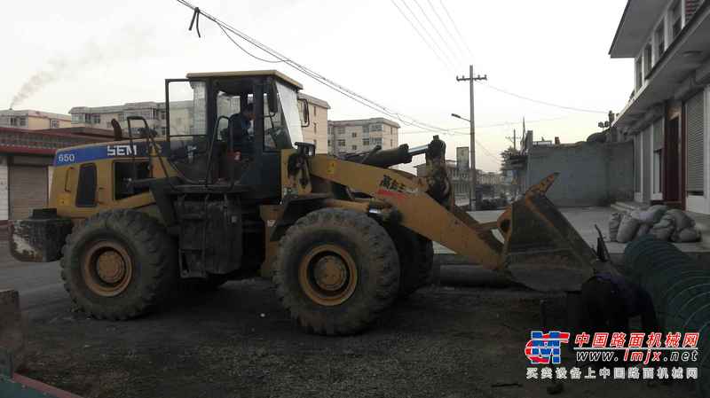 山西出售转让二手4900小时2008年山工SEM650装载机