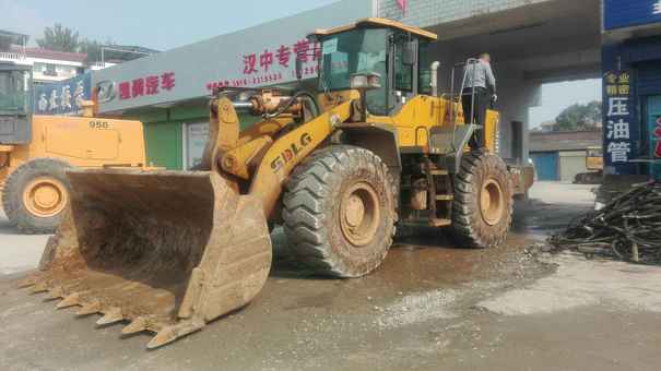 陕西出售转让二手2500小时2012年临工LG956装载机